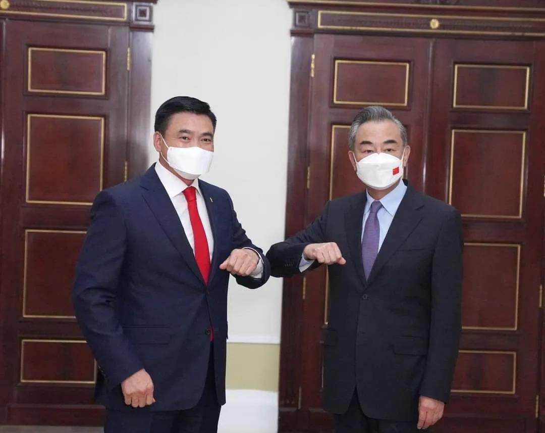 中国外长与蒙古国副总理举行会晤，达成众多共识